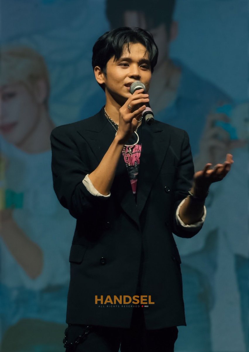Vinci 📸

HORI7ON AT YC2 CREATIVE FESTIVAL

#HORI7ON_YC2Season3
#HORI7ON #호라이즌 
#VINCI #HORI7ON_VINCI 
<a href="/HORI7ONofficial/">HORI7ONofficial</a>