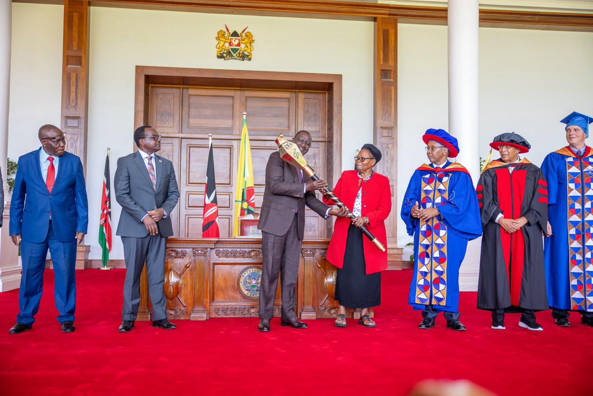 Crystal_Vivvy's tweet image. The President awarded a charter to Gretsa University, recognising the contribution of private institutions which have produced thousands of graduates and enhanced access to higher education across Kenya.
#GOKThisWeek
Forging Onwards