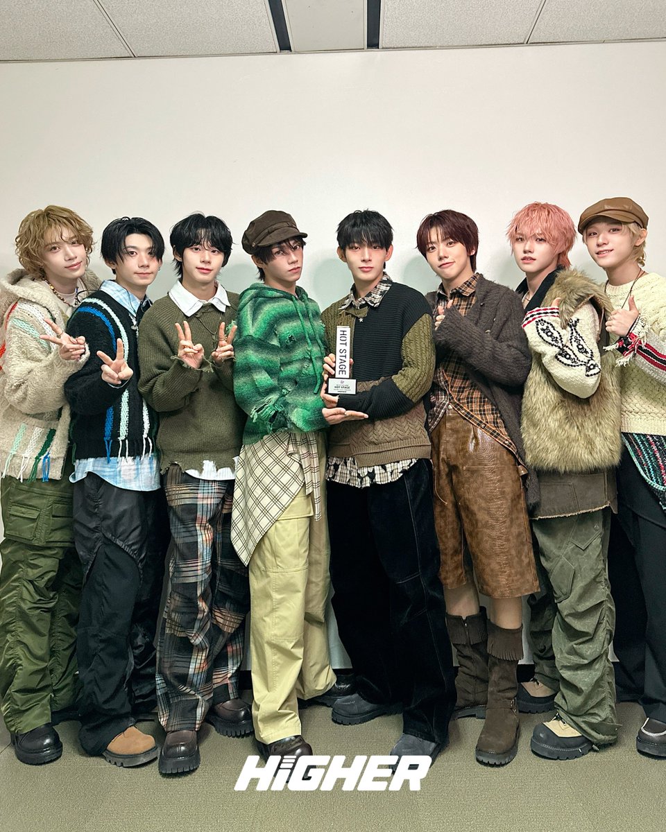 HIGHER_twt's tweet image. SBS #인기가요 1290회 핫스테이지 1위🎉

#아홉 #AHOF
#ThePassage #피노키오는거짓말을싫어해
#AHOF_Pinocchio

“무대 위 내 아티스트, 그 뒤엔 우리가 있어요”
포하 여러분들의 지지로 아홉의 &apos;피노키오는 거짓말을 싫어해&apos;가 1290회 핫스테이지 1위를 했어요! ✨

아홉의 핫스테이지 1위를 진심으로…