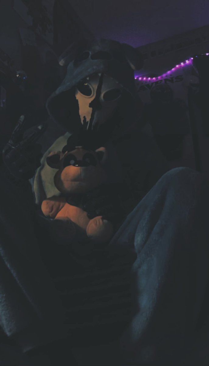 Neyxtou's tweet photo. Cuddlely and cozy #CyloTheRobot #Neyxtou https://t.co/O5HDkqQYZZ