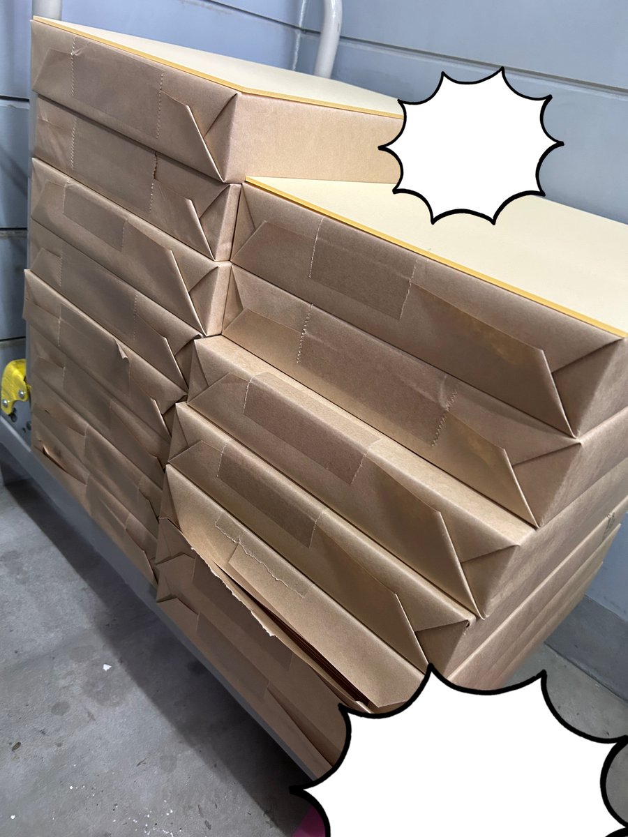 ADVANCE_shinyo's tweet image. 更新滞っておりました💦

更新出来ていない間に、
各メーカー様のグッズやアニメグッズの制作依頼をいただきました！
必要なアクリル板、A3強で300枚以上😱

一週間でやり切りました！！🎉

明日はヒロインダーツ様のイベントにブース参加させていただきます！
是非お立ち寄りください🙌