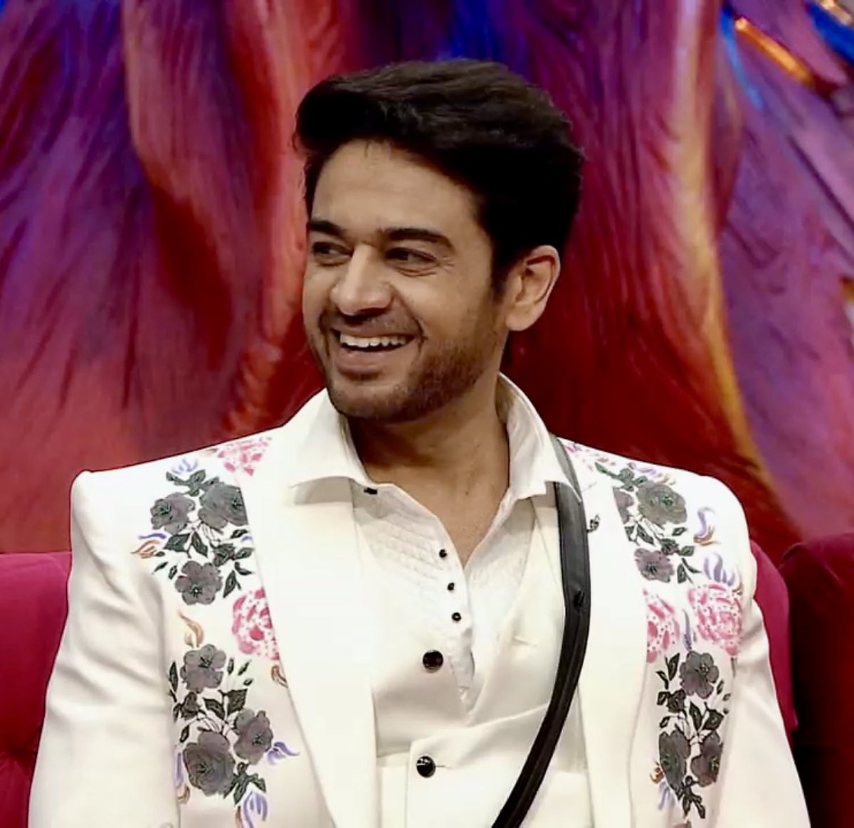 Celebrity_Tak's tweet photo. BB19  POPULARITY POLL ALERT OF THE DAY 👉[WEEK - 13]👈
                     
If You Support @iamgauravkhanna 
So Vote Now #GauravKhanna
#GauravIsTheBoss #Abhinoor 
#GKcults #KhannaKaKhaandaan

◽ Retweet 🔁
◽ Like ♥️ 
◽ Bookmark 📑 
◽ Comment And Quote ✍️ 
◽ Follow 🆔 
◽ Comment with Contestant
◽ Hashtag

Result Will Be Announced today 07:00 PM 

#BiggBoss||#BiggBoss19||#BB19

Join - @Celebrity_Tak For More