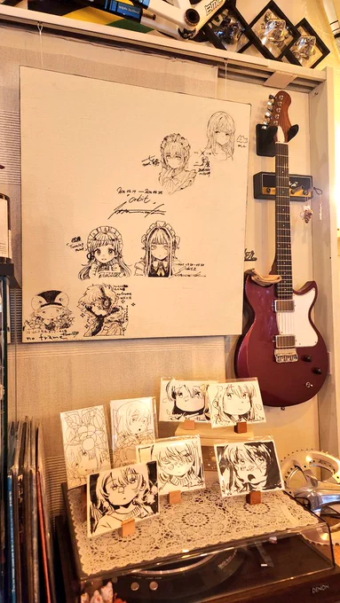 #4人展no_frame 
鴨乃島さんのお隣に描かせていただきました!🙏 