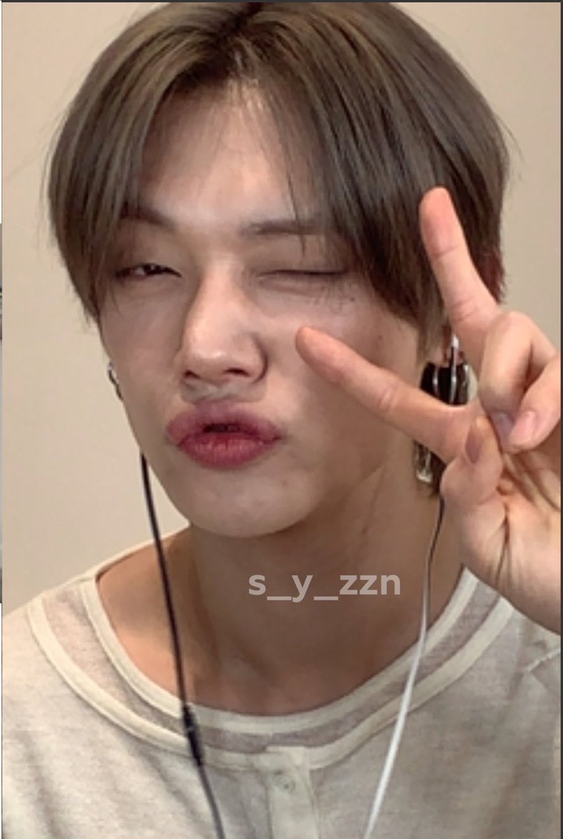 huekaizzn's tweet image. oh he’s so duck today ☹️☹️