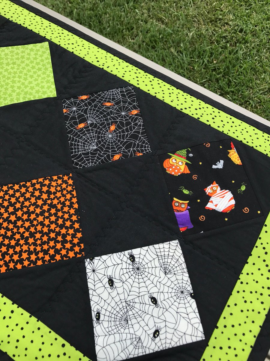 angelhw1956's tweet image. Quilted Halloween Table Runner tuppu.net/5cfc32f #TeaTimeQuiltsnMore #Etsy #TableLinens