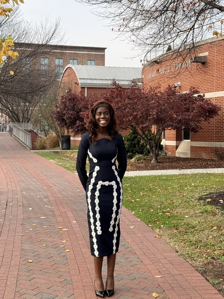 MojisayoD's tweet image. Big Mo, not the small one🙂‍↔️

Cheers to the age the Lord has added to me🤍

This new year, by God’s grace, I will love it.