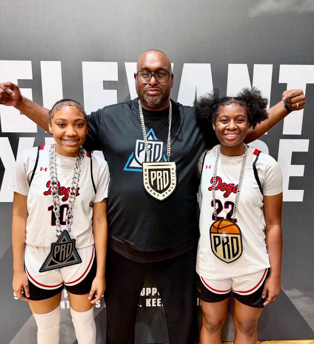 Chloe Thompson tweet media