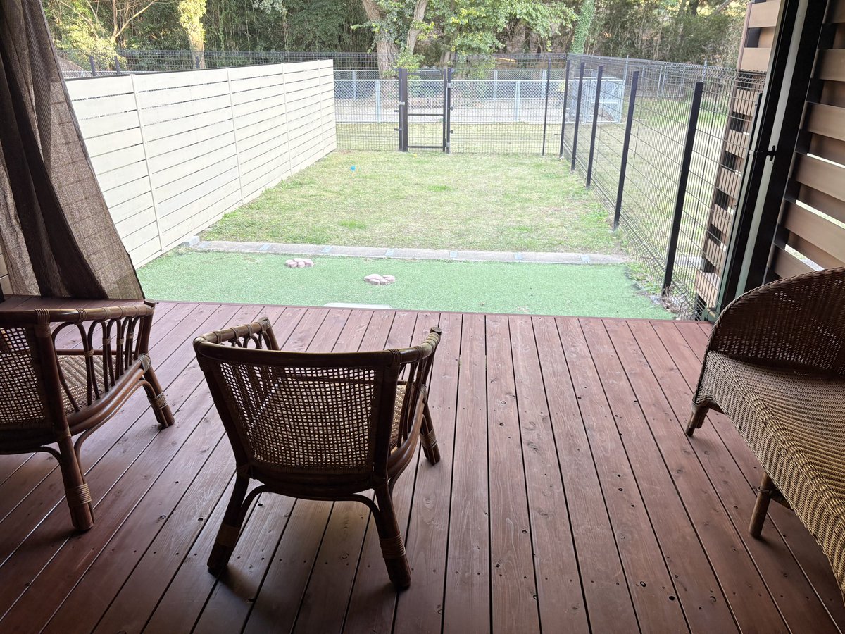 tomoS660ModuloX's tweet image. 今日のお宿は宗像にあるわんこ同伴できるとこ🐕🐾🐕🐾
プライベートドッグランついてて、2匹とも活き活きしてる✨️