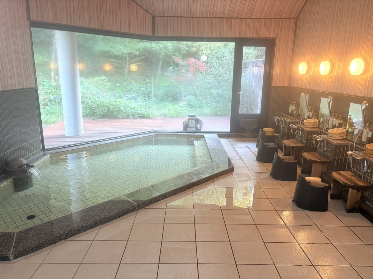 tomoS660ModuloX's tweet image. 今日のお宿は宗像にあるわんこ同伴できるとこ🐕🐾🐕🐾
プライベートドッグランついてて、2匹とも活き活きしてる✨️