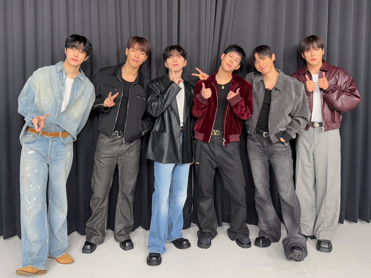 OfficialMONSTAX's tweet image. 📸
MONSTA X MINI ALBUM
𝑻𝑯𝑬 𝑿 ♾

20251123 (일)
팬사인회 완료 ☑️ 

#몬스타엑스 #MONSTAX
#MONSTA_X #THEX
#NtheFront