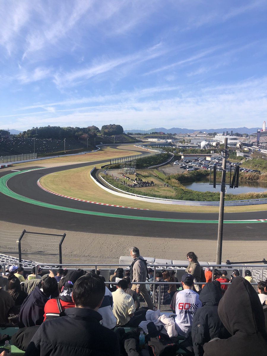 kou1FN2's tweet photo. 本日は　1コーナー、2コーナー

4人にチャンピオンの権利がある

面白い最終戦でした

俯瞰で見ると2コーナーは

なかなかきついRですな。

#鈴鹿サーキット
#スーパーフォーミュラ https://t.co/EtNDlKPMAx