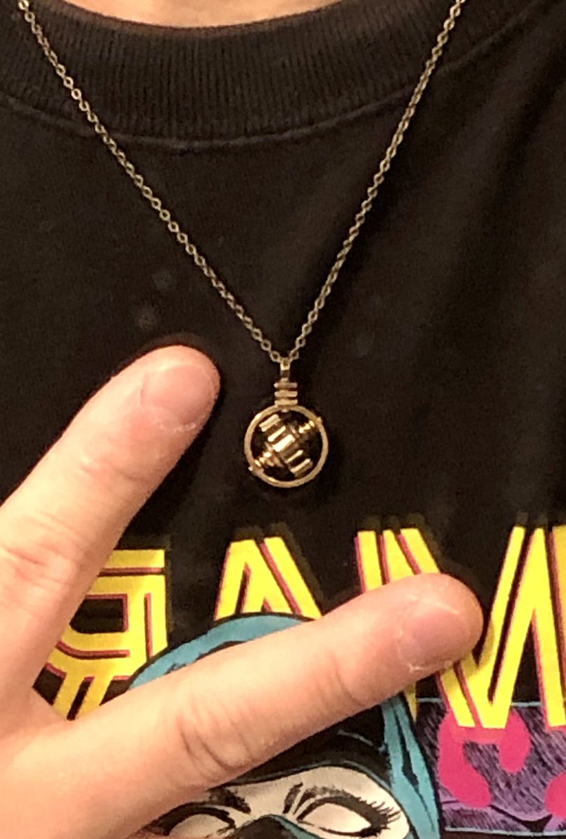 handmano's tweet image. #デザフェス62 にてゲット！！
発表以来ずっと狙っていたDAMYSさんの新作『INCIRCLE』⚙️✨肉厚歯車が醸し出す頼もしさがたまらない逸品✨

魅力を伝えるため素敵な公式写真と共にご紹介致します⚙️
@damico66 
#デザフェス62リポスト
@designfesta