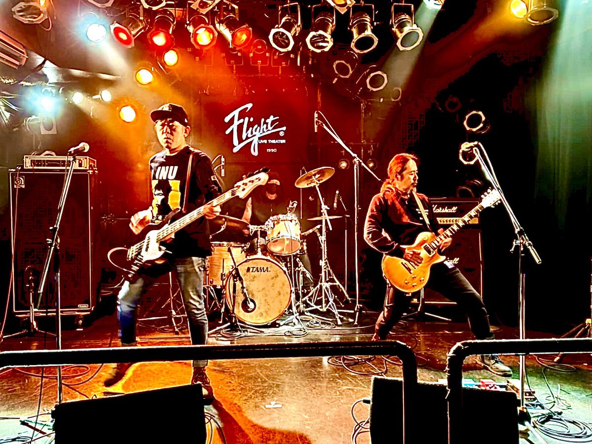 tasogareguitar's tweet photo. Arkham Tonight Stage
2025.11.16.@Fuchu Flight
Thanks!
#arkhamtonight #gig #stage #live #event #music #musiclife #band #rockband #rock #alternative #heavyrock #grunge #threepiece #guitar #bass #drums #musicphoto #musicporn #stagephoto #stagepic #fuchu #tokyo #japan #2025 https://t.co/PXfKkDyFkL