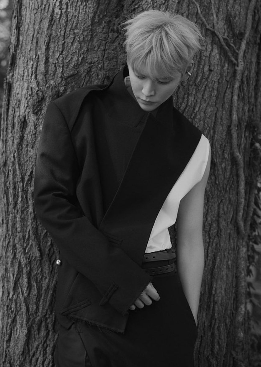 riizees's tweet photo. 251123 inkigayo prerecording | #eunseok reviews

verse 1 – low voice rap 
verse 2– right before the chorus + a short bit in the last chorus.

many briize said his part is the one that stuck with them most. 

outfit (pic) + black hair + exposed forehead.

cloudz for ending fairy! https://t.co/dt91WtHZM1