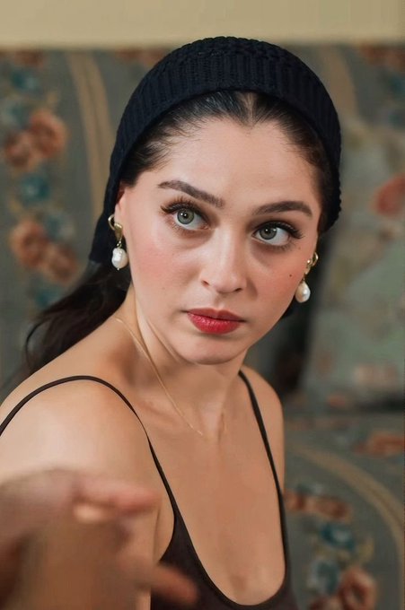 شو معني هذه النظرة ؟🤨🤨🤨