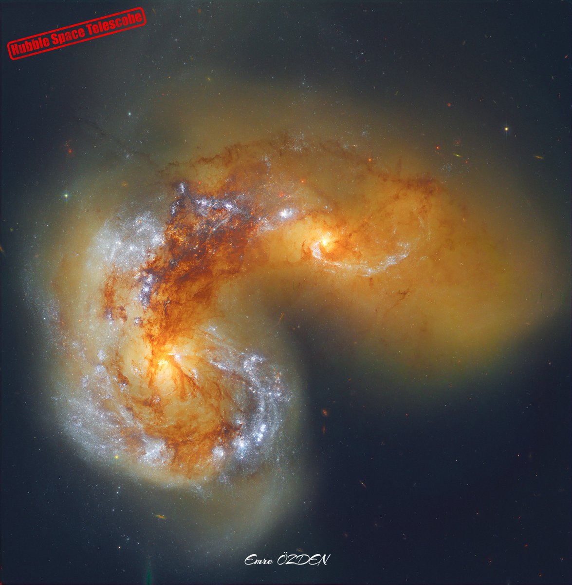 Daha önce iç içe geçmekte olan NGC 4038 ve NGC 4039'un fotoğrafını