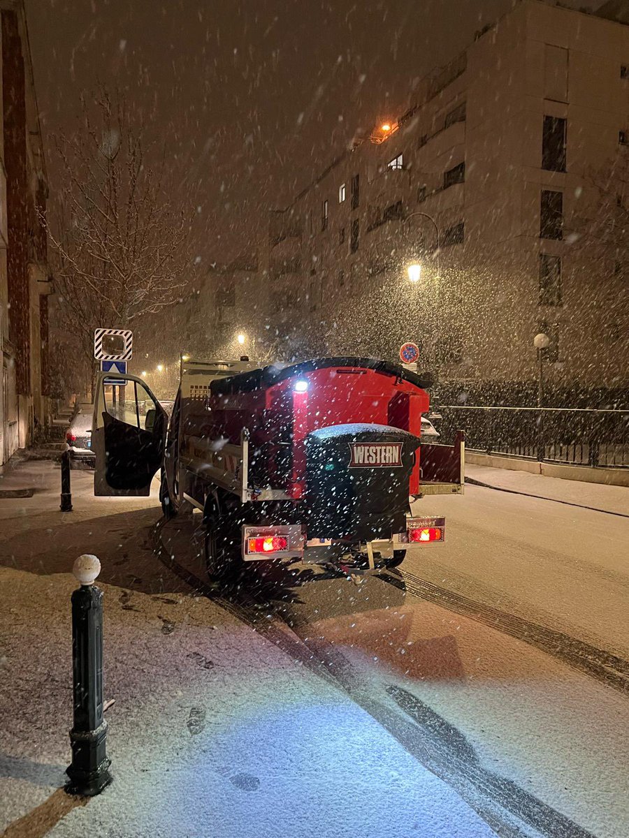 Joelle_CR's tweet image. Merci aux agents qui sont intervenus cette nuit pour que la sécurité des citoyens soit assurée ce matin à #Puteaux