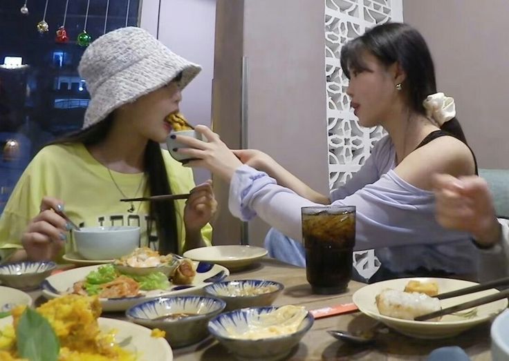 -Silvqi- tweet media