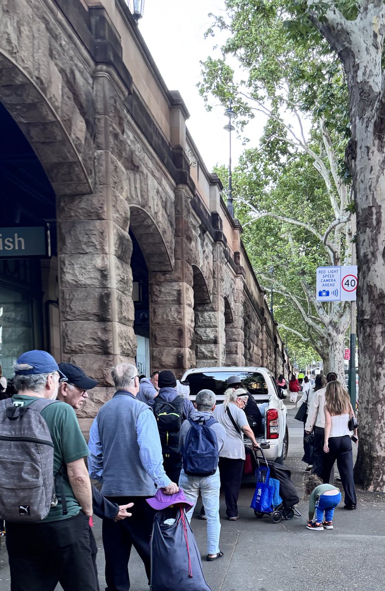 Central

🔜 #thepassitonacademy

👉🏼 linktr.ee/passitonclothi…

🛍️ Shop
💰 Donate 
📺 Watch 
📲 Follow
✍️ Sign Up 

<a href="/OStyle2/">Stylist/ Founder of Pass it On</a> <a href="/ReadingThePlay/">ReadingThePlay</a>