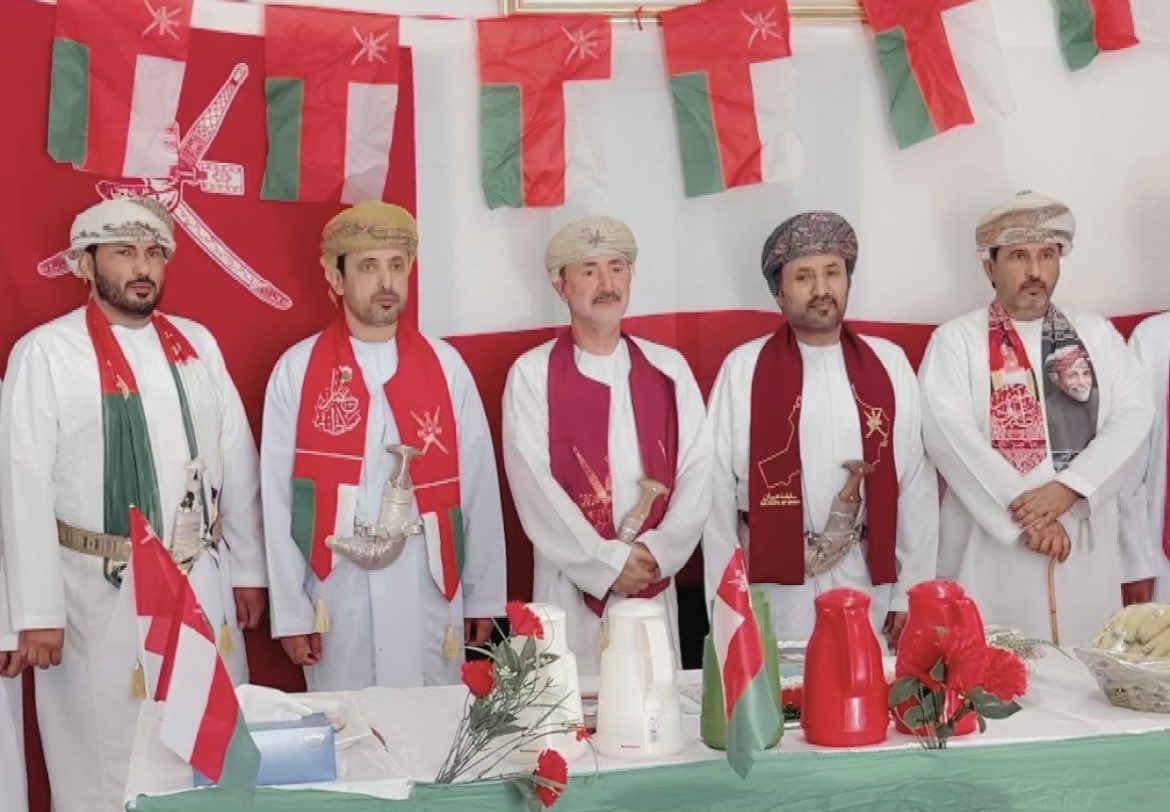 🔴جانب من مشاركة دائرة بلدية الوسطى  بالجازر احتفالات #اليوم_الوطني_العماني بحضور سعادة الشيخ والي الجازر ،ونائب الولاية ، ومدير البلدية ومدراء المؤسسات الحكومية ، وموظفين دائرة البلدية