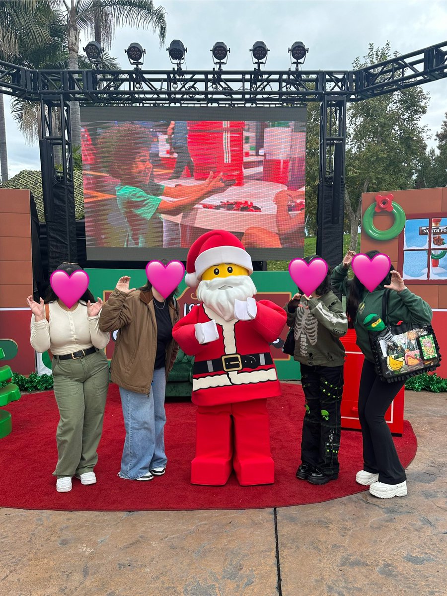 erisrhyme's tweet image. Ninjago smut fanfiction brings people together and sparks the beautiful flames of female friendship…
.
.
.
@openlycomplex @Neplistens @ArreyDesu