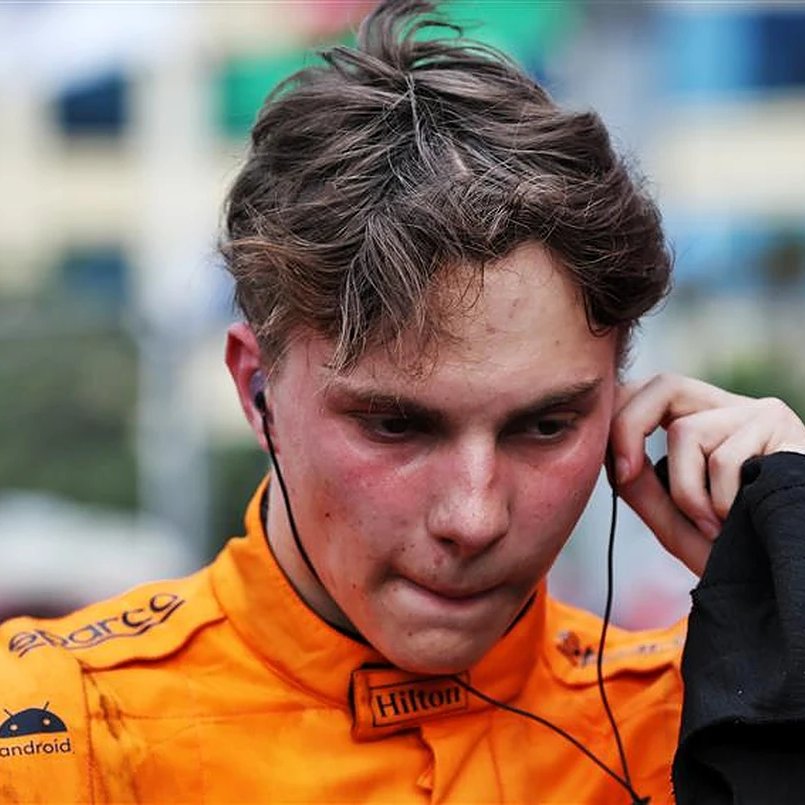 blog_formula1's tweet image. 🚨 URGENTE 🚨

OFICIAL: LANDO NORRIS E OSCAR PIASTRI SÃO DESCLASSIFICADOS DO GP DE LAS VEGAS.

A FIA DETECTOU UM DESGASTE EXCESSIVO DA PRANCHA DO ASSOALHO DE AMBOS OS CARROS.

DESASTRE TOTAL PARA A MCLAREN!