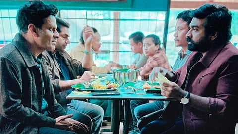 factsforupsc's tweet image. Yesterday, I watched Family Man Season 3.

Two scenes caught my attention, and I wanted to share them with you because they help increase your knowledge for our exam.

Scene One

When Srikant Tiwari (Manoj Bajpayee) was about to enter Myanmar from Manipur at Moreh, he ate at a…