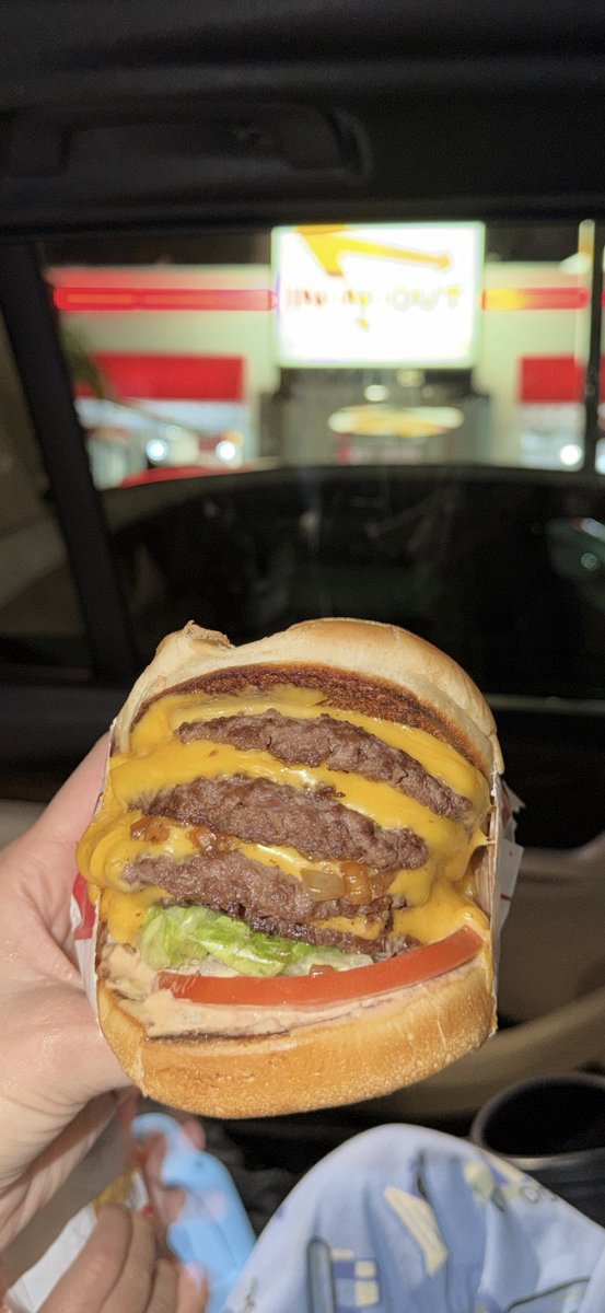 vinecriptoverso's tweet image. 4x4

My favorite appetizer before dinner.