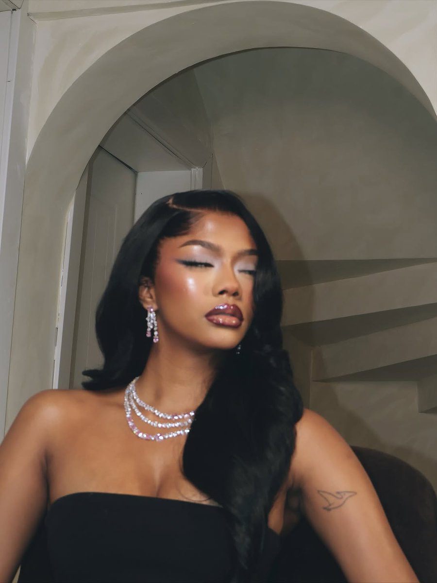 EstherPatrick_'s tweet image. A pretty face with a powerful mind.