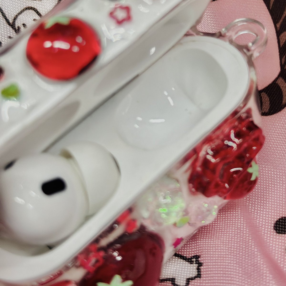 아 나 어떡해...............
한 짝 사라졌어 ㅠㅠㅠㅠㅠㅠㅠㅠㅠㅠㅠㅠㅠ