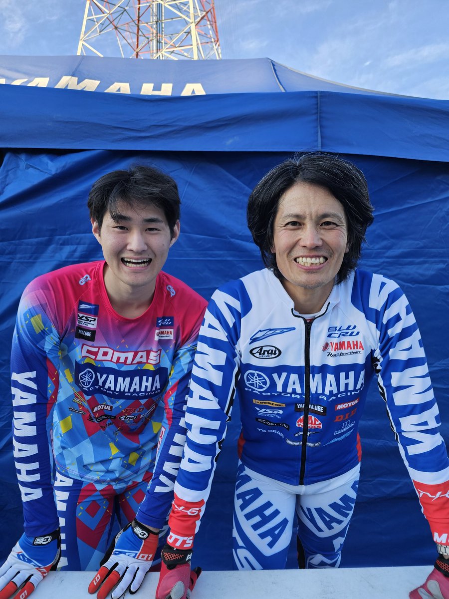 yumi528_bike's tweet image. 久しぶりのトライアルデモ！
最終日の最終回だけですが🤣
声を出して笑わせてもらいました‼️
最初は無口な周りも私の笑い声や拍手が伝染して次第に聞こえて来るようになってたよ😆
嬉しいねぇ！
サインもありがと！会社で使うよ〜👍
#黒山健一 #氏川政哉 #ららぽーと磐田