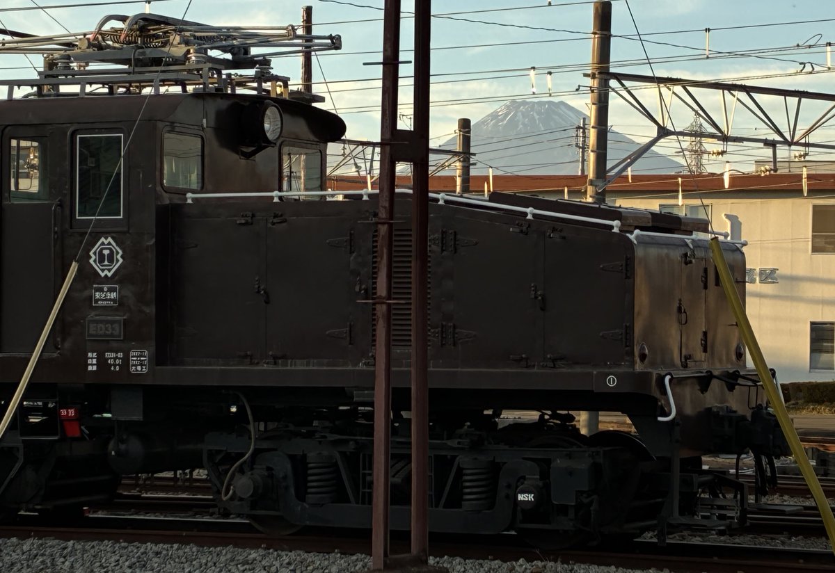 yyyyminamida's tweet image. 本日は、静岡県を走る伊豆箱根鉄道「いずはこねふれあいフェスタ2025」ありがとうございました！

天気も良く富士山もキレイでした！！
電気機関車もご機嫌でした！！
たくさんの方とお話しできました！
またお会いしましょう！！

#いずはこねふれあいフェスタ
#いずっぱこ
#伊豆箱根鉄道