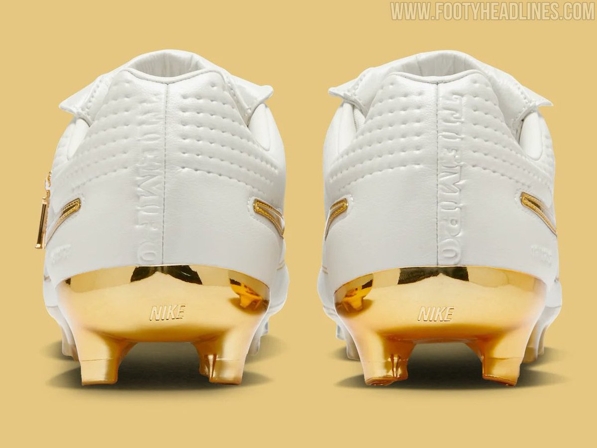 RTaylorMadeBoot's tweet image. Something is coming…..

R10 is back 🥇

The Nike Tiempo Legend - Touch of gold 

Dropping this year 🤝

#nikefootball #ronaldinho