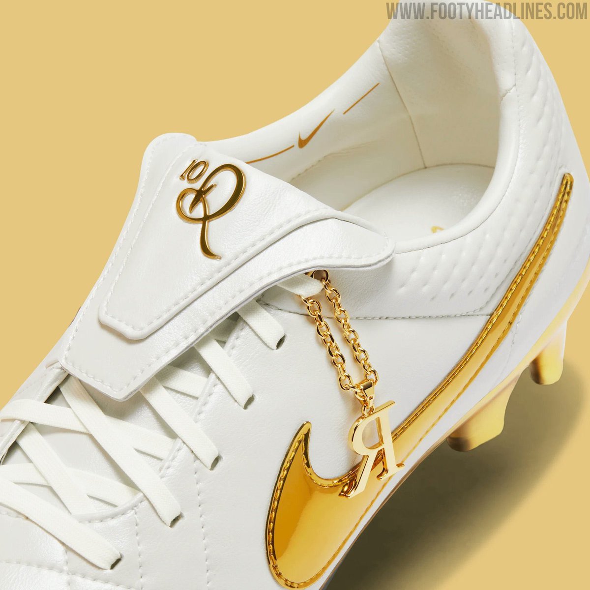 RTaylorMadeBoot's tweet image. Something is coming…..

R10 is back 🥇

The Nike Tiempo Legend - Touch of gold 

Dropping this year 🤝

#nikefootball #ronaldinho
