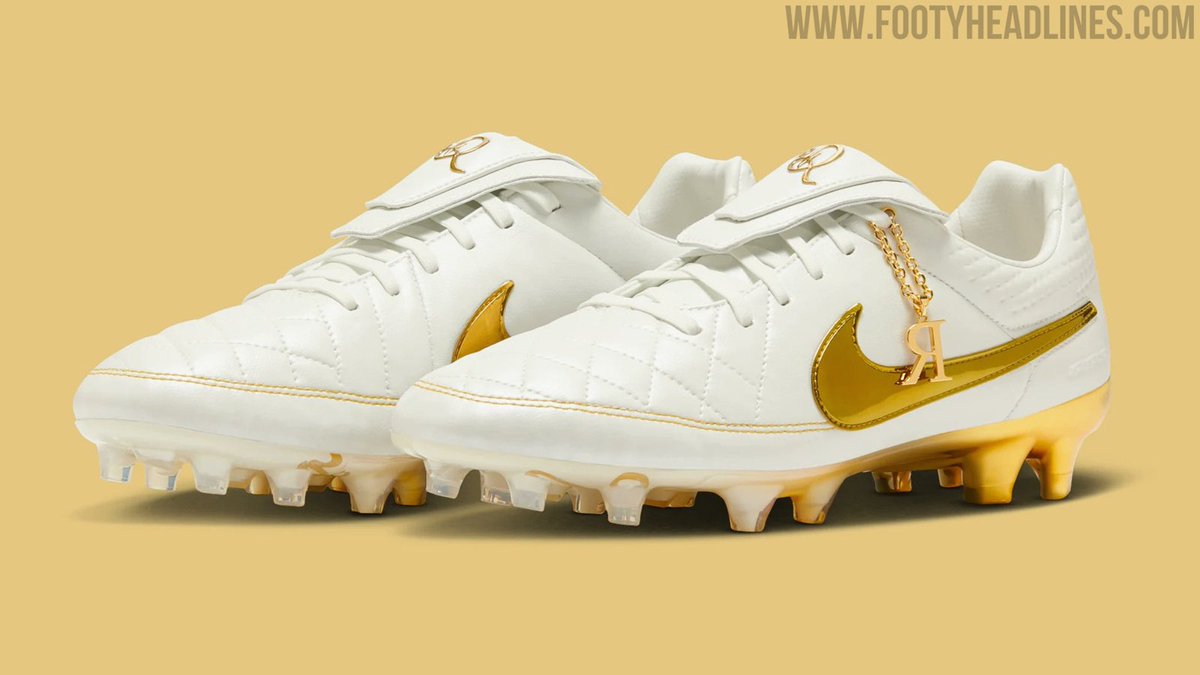 RTaylorMadeBoot's tweet image. Something is coming…..

R10 is back 🥇

The Nike Tiempo Legend - Touch of gold 

Dropping this year 🤝

#nikefootball #ronaldinho