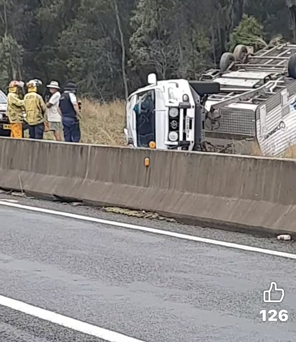 Ummm, is that a 200Hunjee <a href="/AdamCoffeyNT/">Adam Coffey</a>🤷🏾‍♂️😂👇