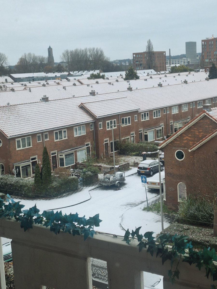 Laurent de Vries tweet media