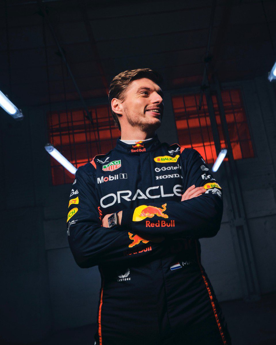 🔥MAX VERSTAPPEN ŞAMPİYONLUKTAN SADECE ''24 PUAN'' UZAKLIKTA!

🥇Lando Norris | 390 Puan
🥈Oscar Piastri | 366 Puan
🥉Max Verstappen | 366 Puan