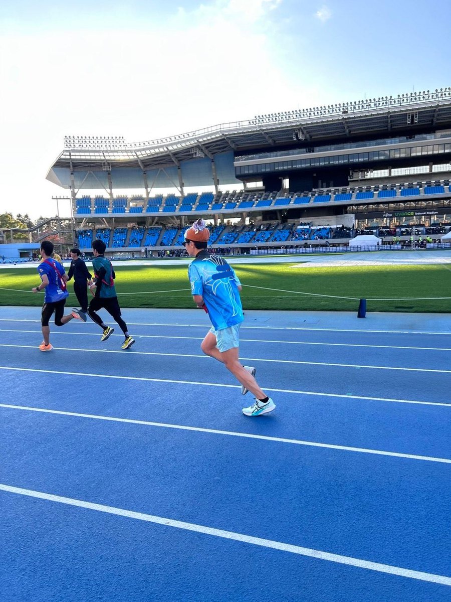 damasarezamurai's tweet photo. 昨日は人生初のリレーマラソンを走ってきました
ランニング前は競技ボウリングをしていたので、当時のユニフォームで参戦でした
歳を重ねると団体戦もいいですね

#BOOSTランニングフェスタ
#Uvanceとどろきスタジアム https://t.co/GLsybIZOeI