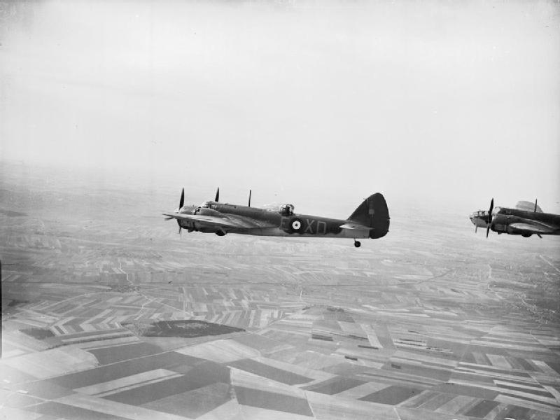 TimeDecoded's tweet image. during the Second World War
Blenheims of No 139 Squadron, Royal Air Force, part of the Advanced Air Striking Force, in flight over France during an unescorted aerial photography mission.
#WWII #AerialWarfare