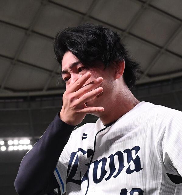 Dorapeinet's tweet image. メジャー挑戦の西武・今井達也　ファンの後押しに涙腺崩壊　大声援に涙止まらず
news.yahoo.co.jp/articles/c4b64…

　西武・今井達也投手が２３日、ベルーナドームで行われたファン感謝祭「ＬＩＯＮＳ　ＴＨＡＮＫＳ　ＦＥＳＴＡ２０２５」で、ファンの後押しに大粒の涙を流した。

　ポスティングシステム...