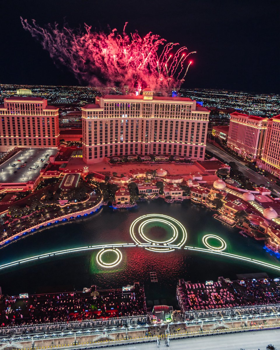 Vegas's tweet photo. Fireworks suit me well 😎 #LasVegasGP https://t.co/y2L33MP5GM