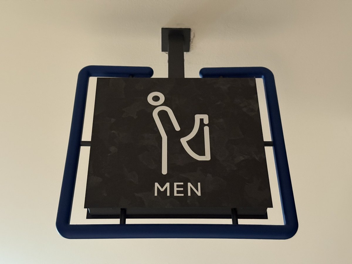 Hey MEN、小便器をFUCKするな