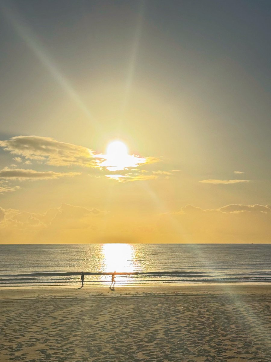 mycanaryislands's tweet photo. ¡Buenos días desde Playa del Inglés! #sunday #sabado #sunrise #playa #beaches #playadelingles #maspalomas #grancanaria #canarias #paradise #españa #mycanaryislands #fblifestyle https://t.co/B8j0aBx5ZF