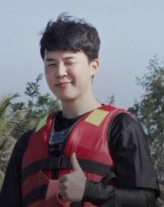 jiminhistory's tweet image. proud to say i am a jimerican 😂 
i contributed to jimin #1 hot 100 
i am part of the power of jimerica gang