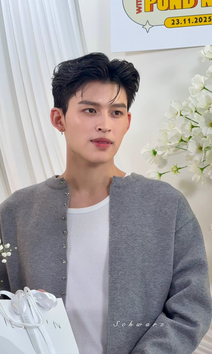 Hello Khun Thee 🫠

PPNARAVIT WITH ITSSKIN

#ITSSKINxPondCafe
#ITSSKINxPondNaravit
#ppnaravit