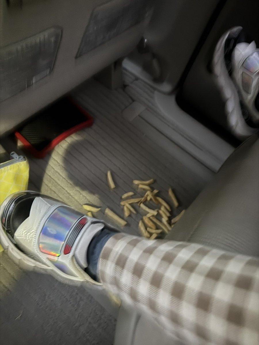 _t_it's tweet image. ちびさん「あ、落としちゃった」