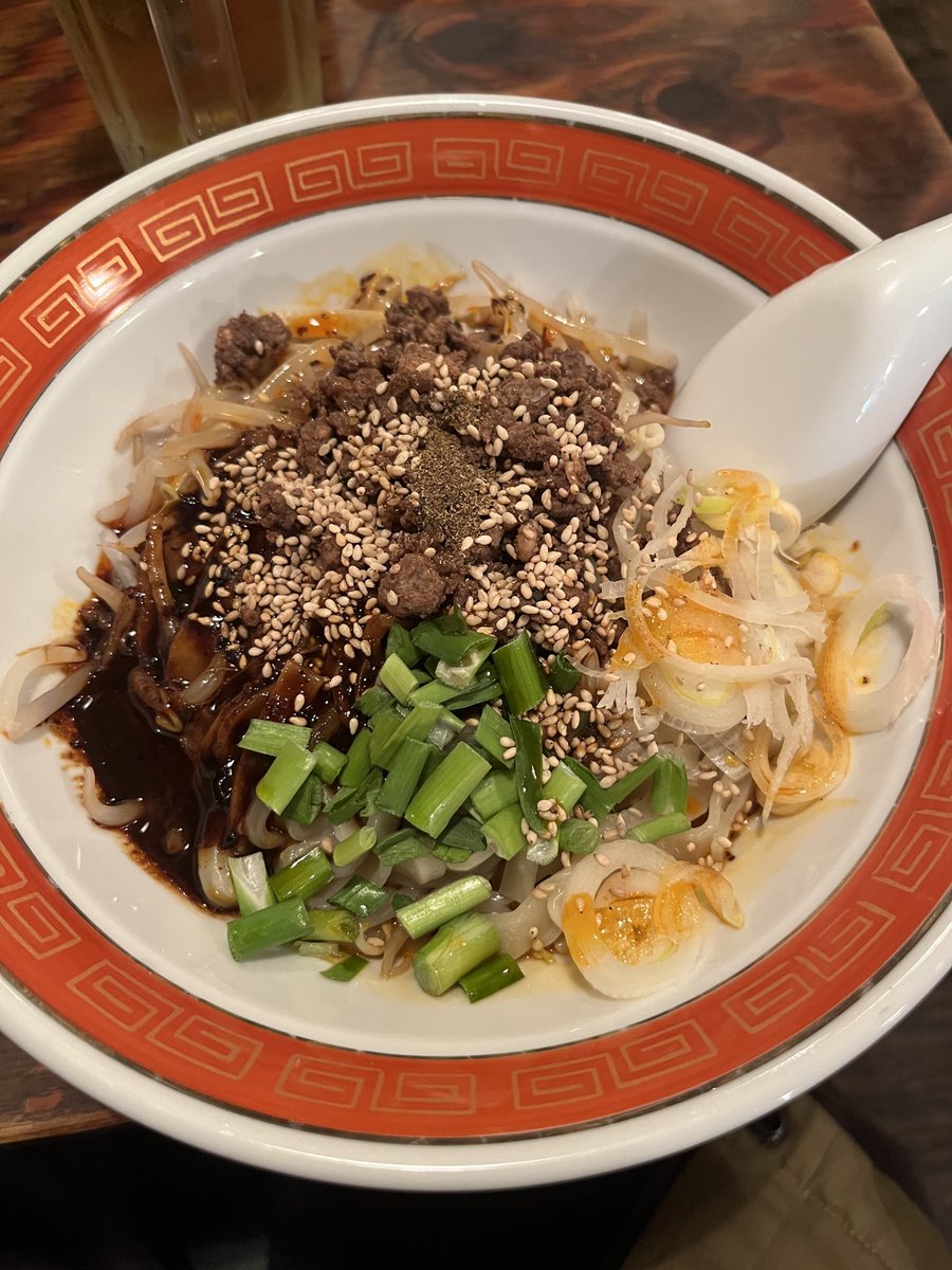 うまい汁なし担々麺に出会えた