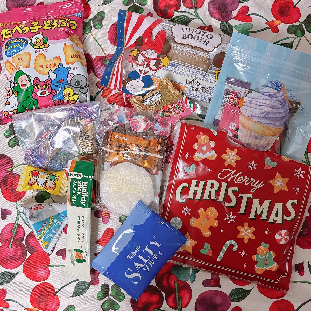 🍁花鳥風月170🍁
当サークルのアクセサリーをお迎えいただいた皆様、お越しいただいた皆様、ありがとうございました！
差し入れも沢山いただきありがとうございます🙌布やかましくてすみません🙌
宜しければ戦利品でツイートしてくださいね💃
次回3月！　よろしくお願いします！
#kachou
#花鳥風月170