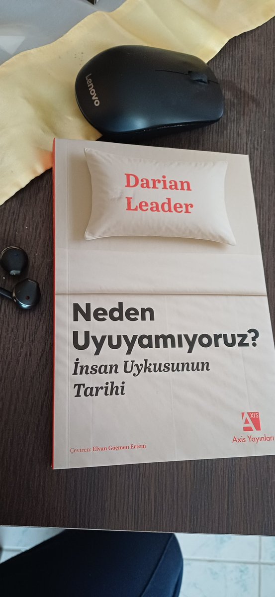 Belki de uykumuzu 'sattık' ve uyuyamayacak kadar suçluyuz.

Leader ideoloji, kırmızı başlıklı kız, Freud ve diğer bir çok mesele ile uykunun dolambaçlı yoluna giriyor.
<a href="/axisyayinlari/">Axis Yayınları</a>